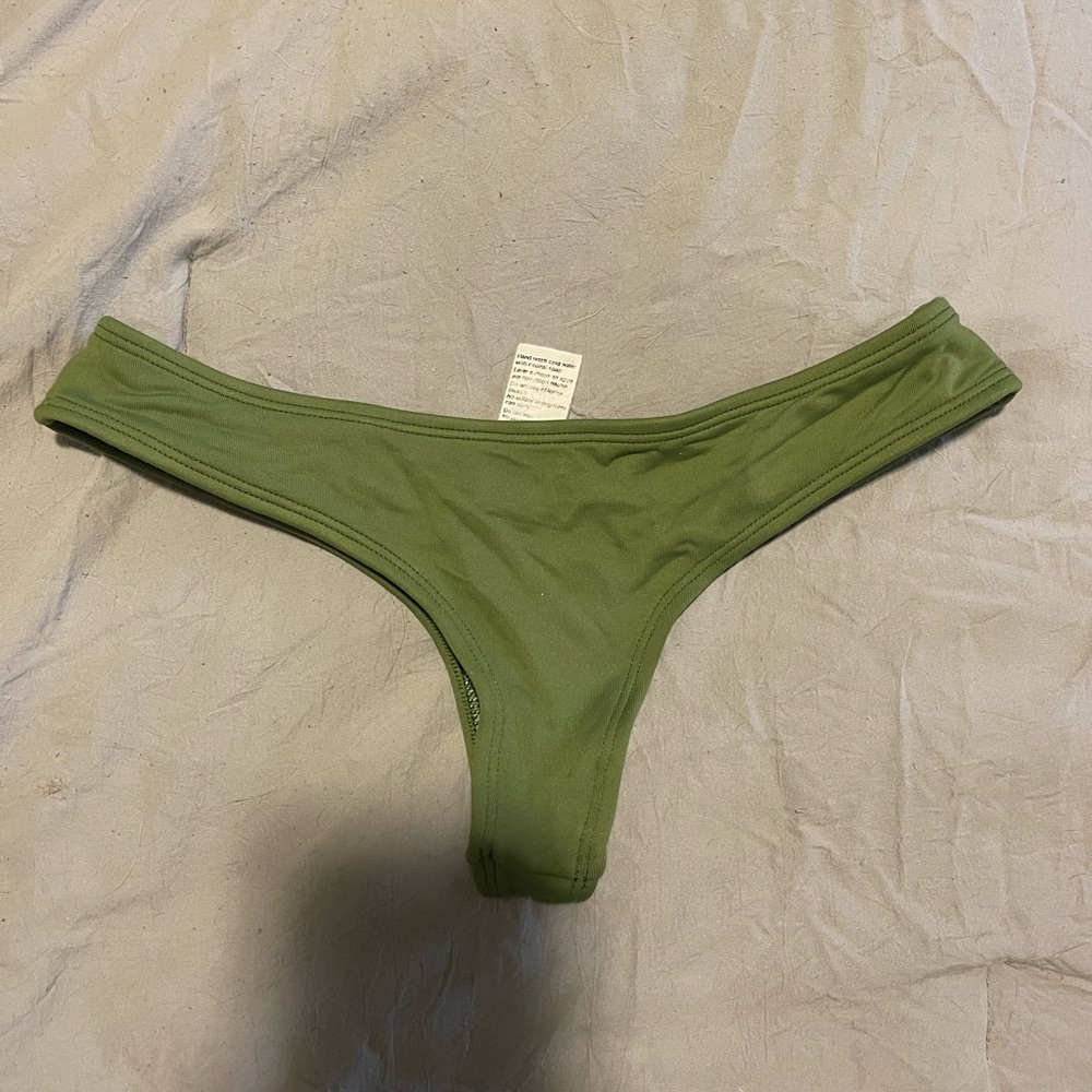 Midori bottom